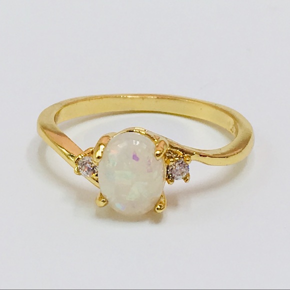 14k yellow gold white opal diamond ring - Picture 6 of 8